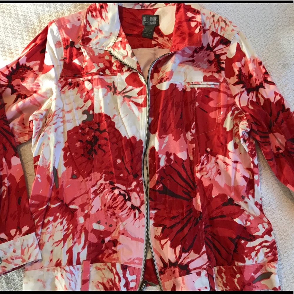 Chico’s size 2 light jacket - Picture 2 of 4